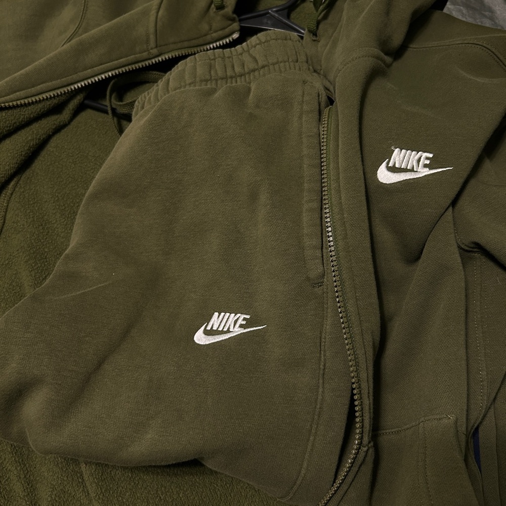 Nike sweatsuit